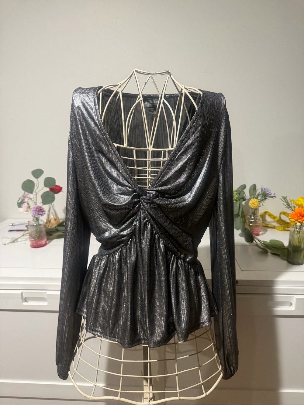 BOLD elements Shimmery Black Twist-Front Peplum Blouse